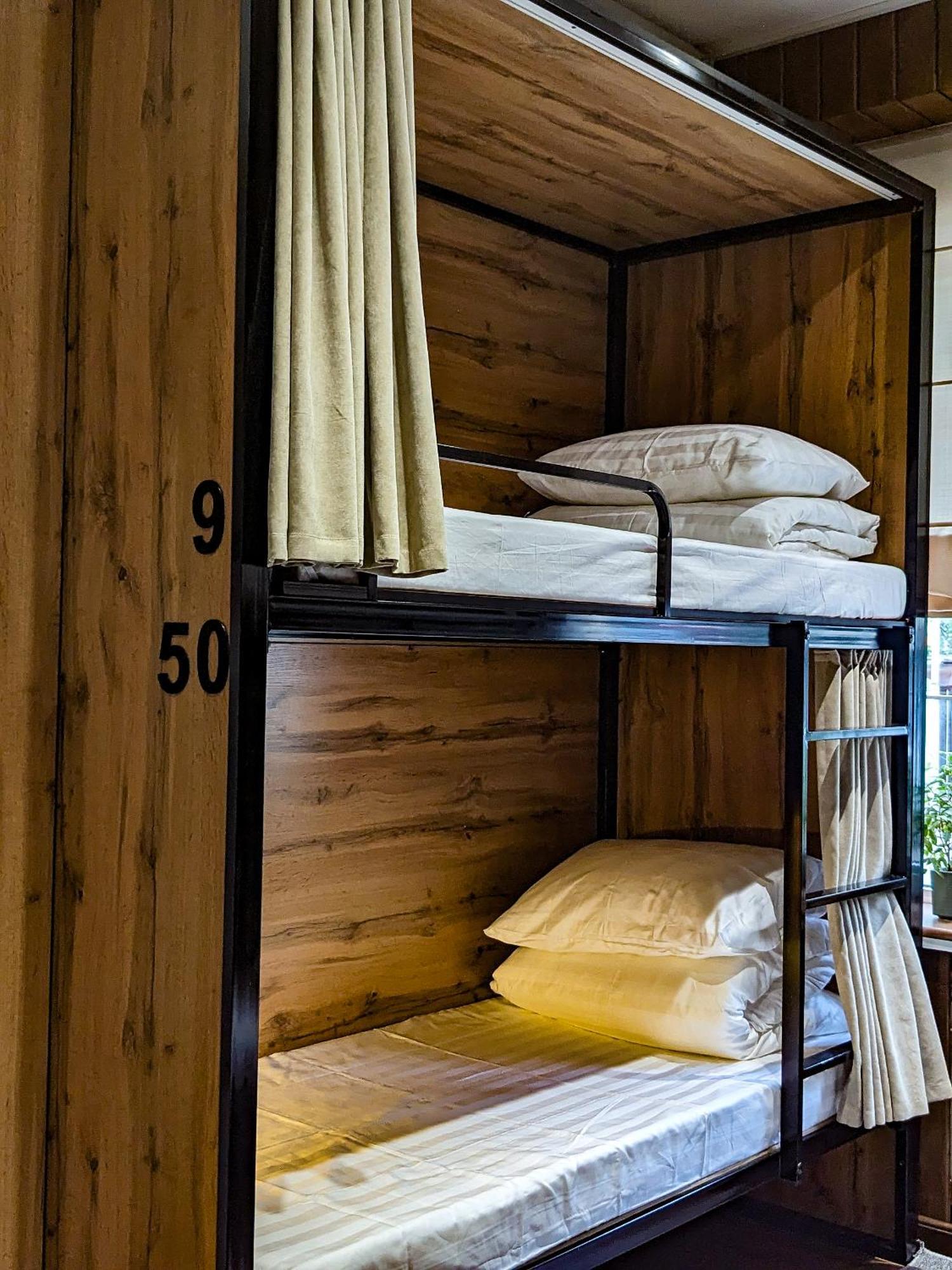 Aiva Hostel Biskek Kültér fotó