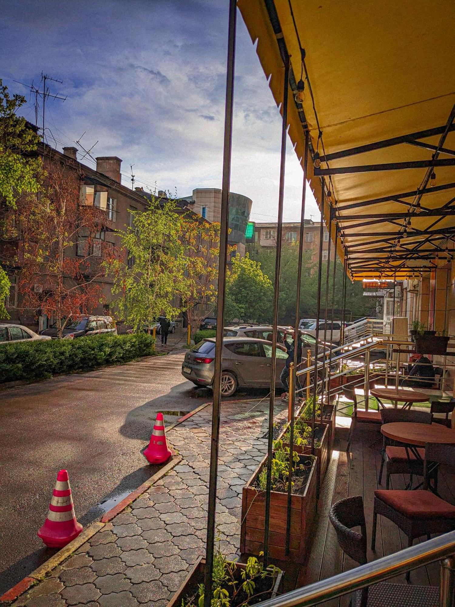 Aiva Hostel Biskek Kültér fotó
